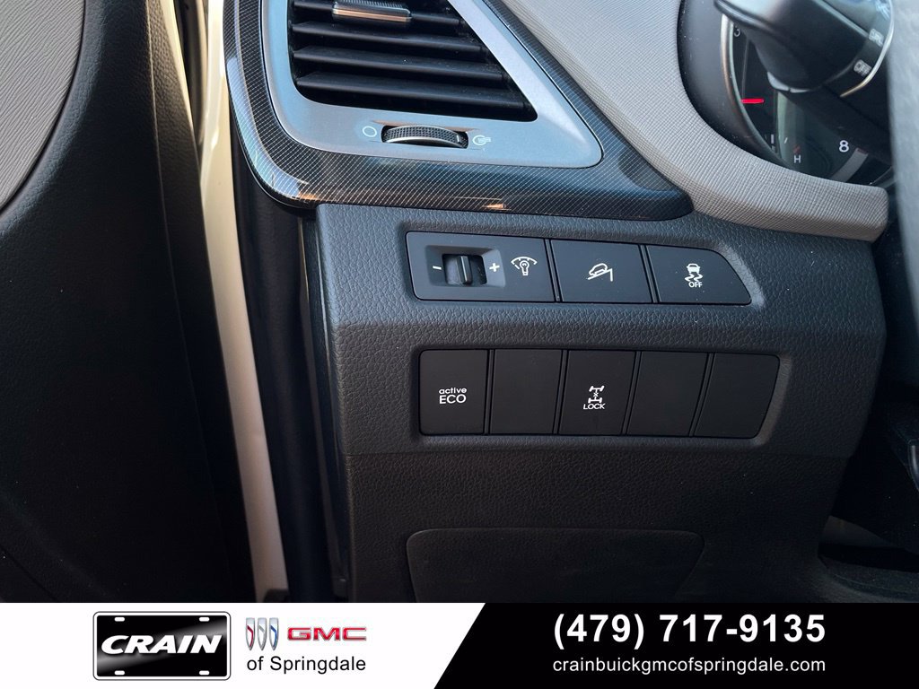 Used 2016 Hyundai Santa Fe Sport AWD/4WD image 13