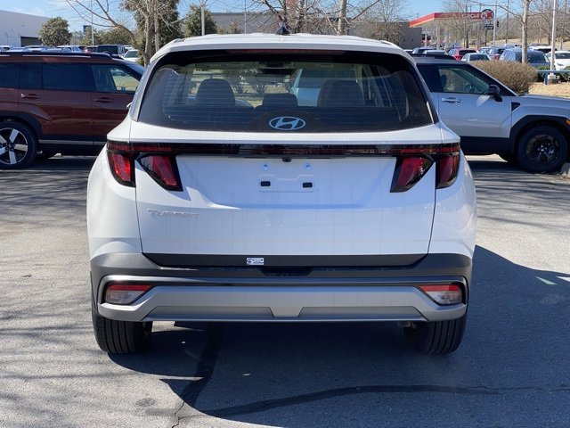New 2025 Hyundai Tucson SE image 6