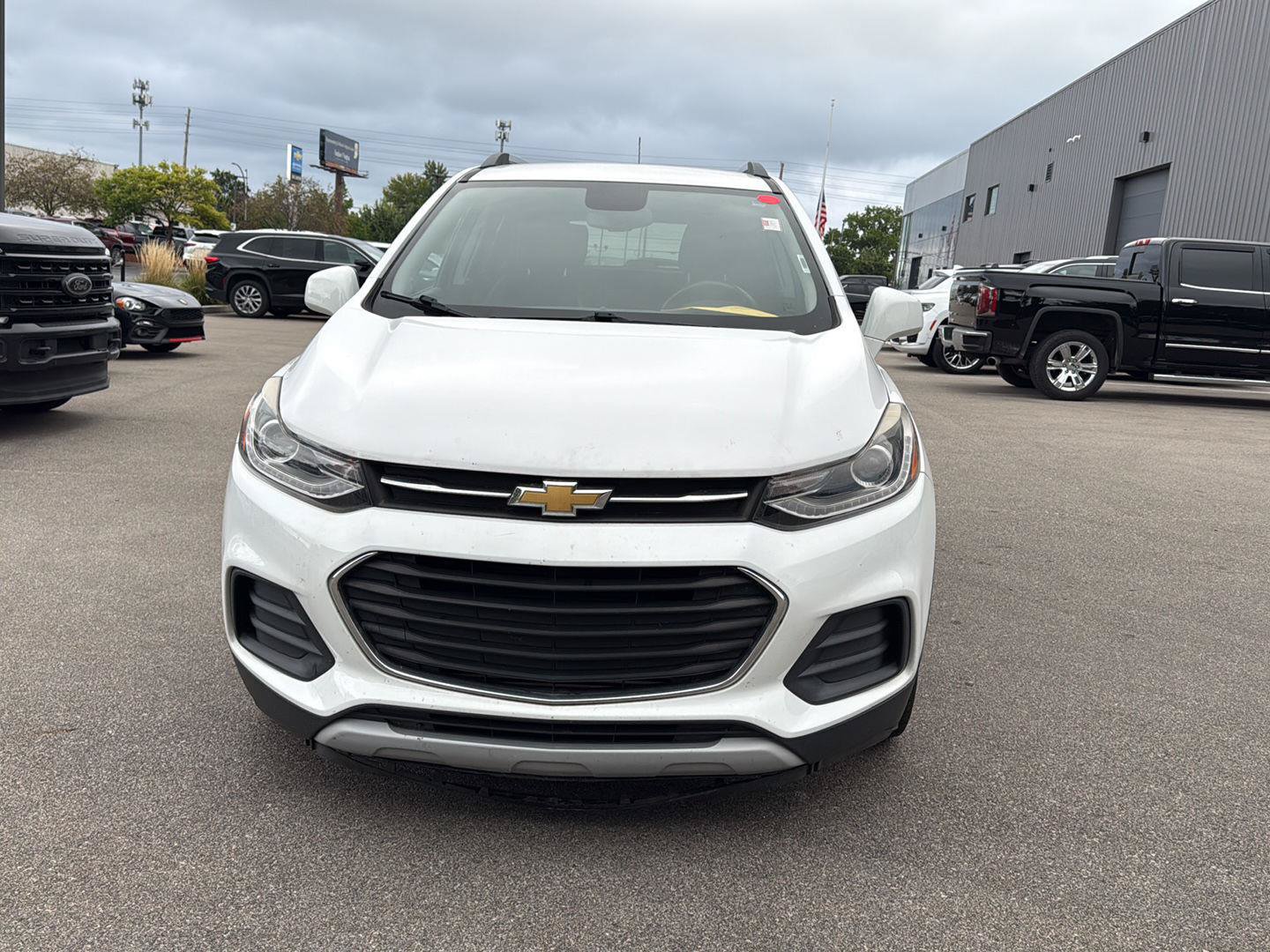 Used 2017 Chevrolet Trax LT w/ Driver Confidence Package FWD image 8