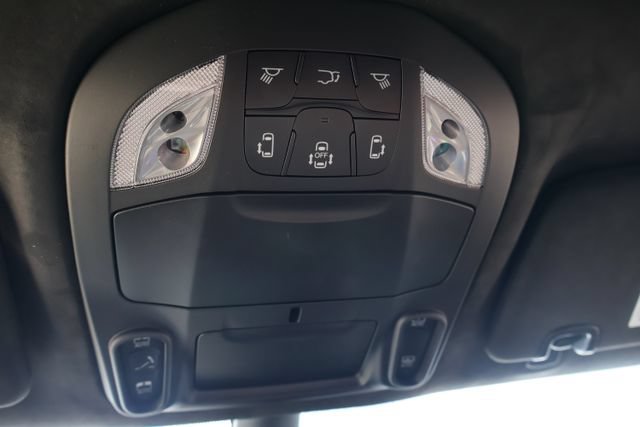 New 2027 Chrysler Pacifica Pinnacle w/ Theater Group FWD image 20