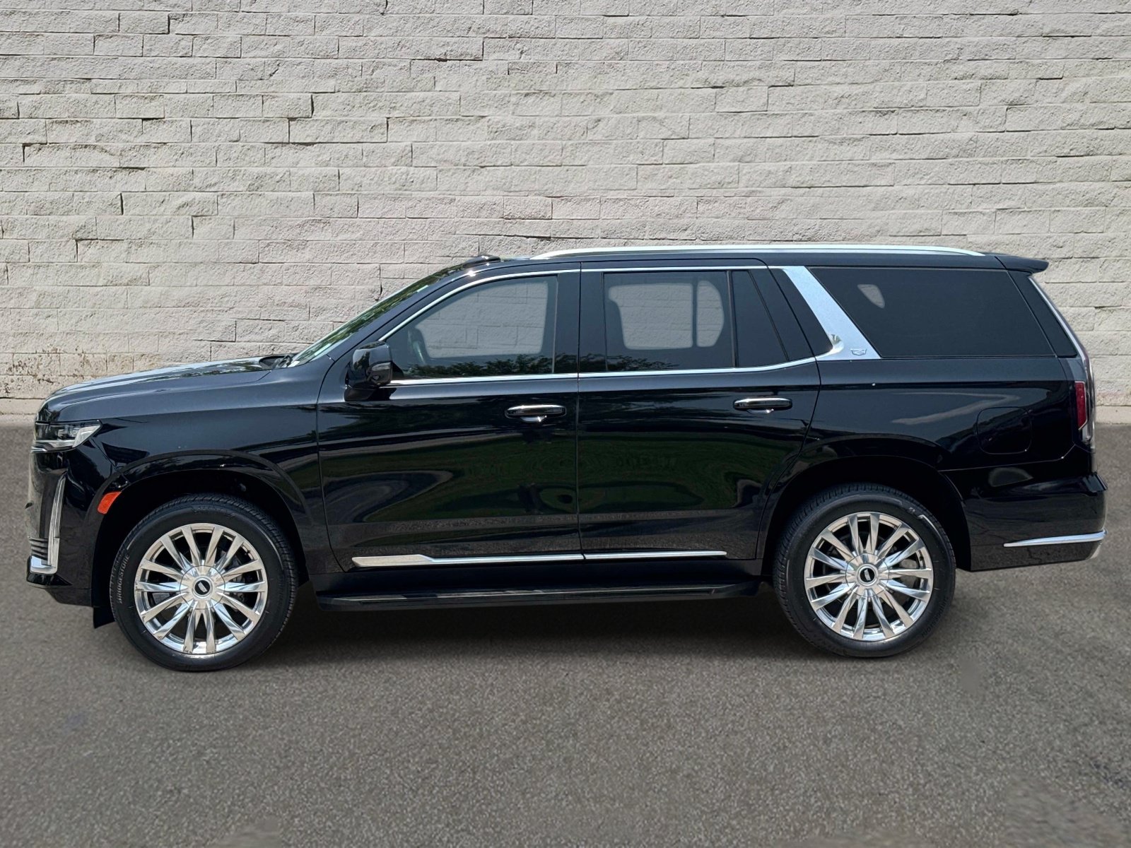 Used 2024 Cadillac Escalade Premium Luxury w/ LPO, Floor Liner Package AWD/4WD image 2