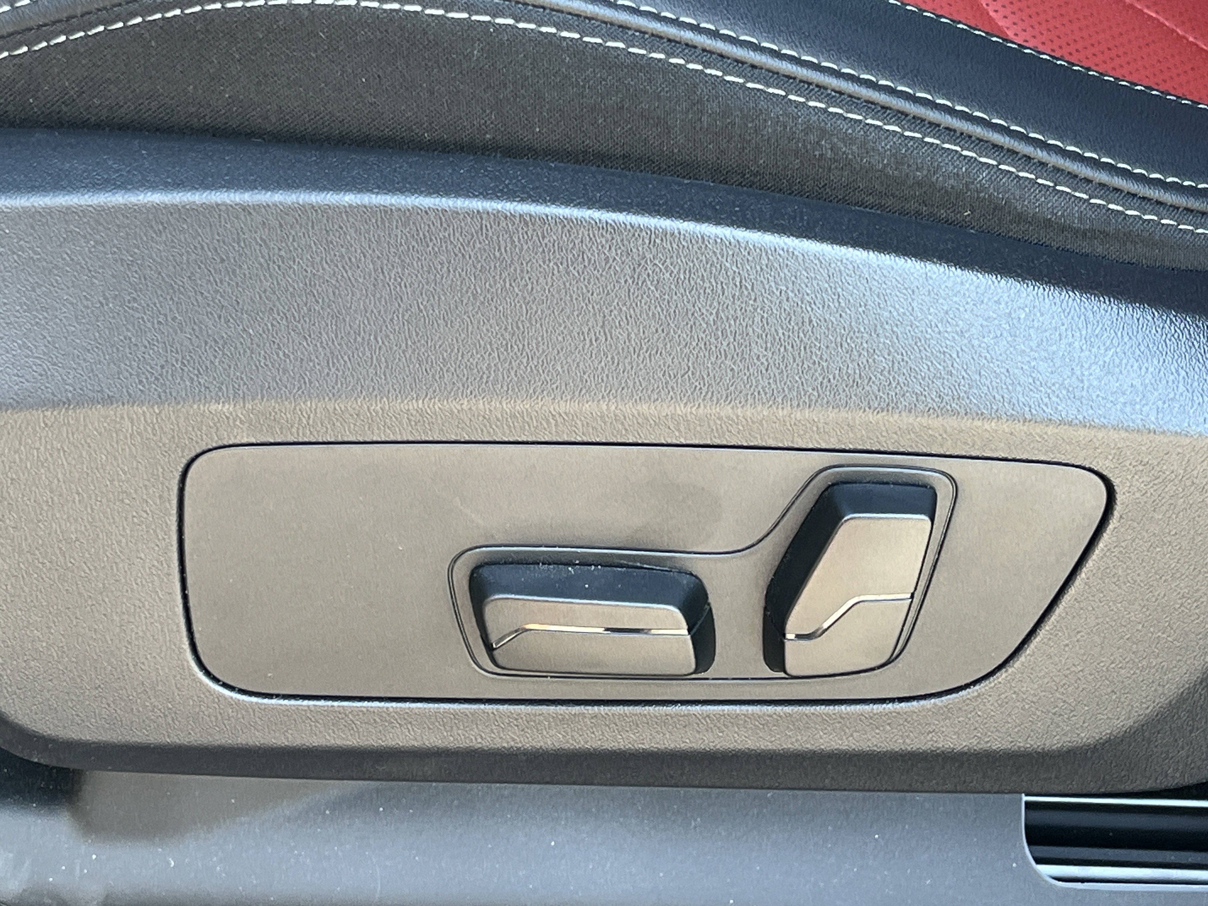 Used 2025 BMW X1 xDrive28i w/ Convenience Package AWD/4WD image 17