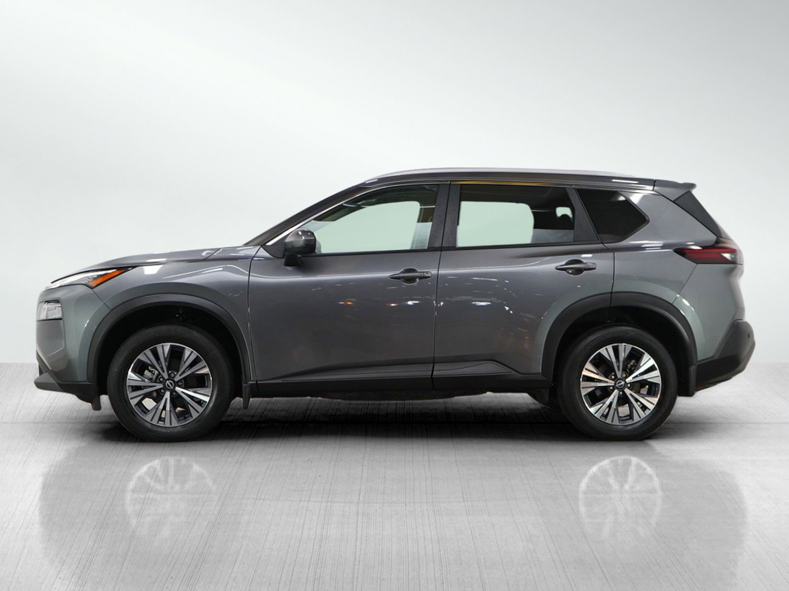 Used 2022 Nissan Rogue SV w/ SV Premium Package image 2