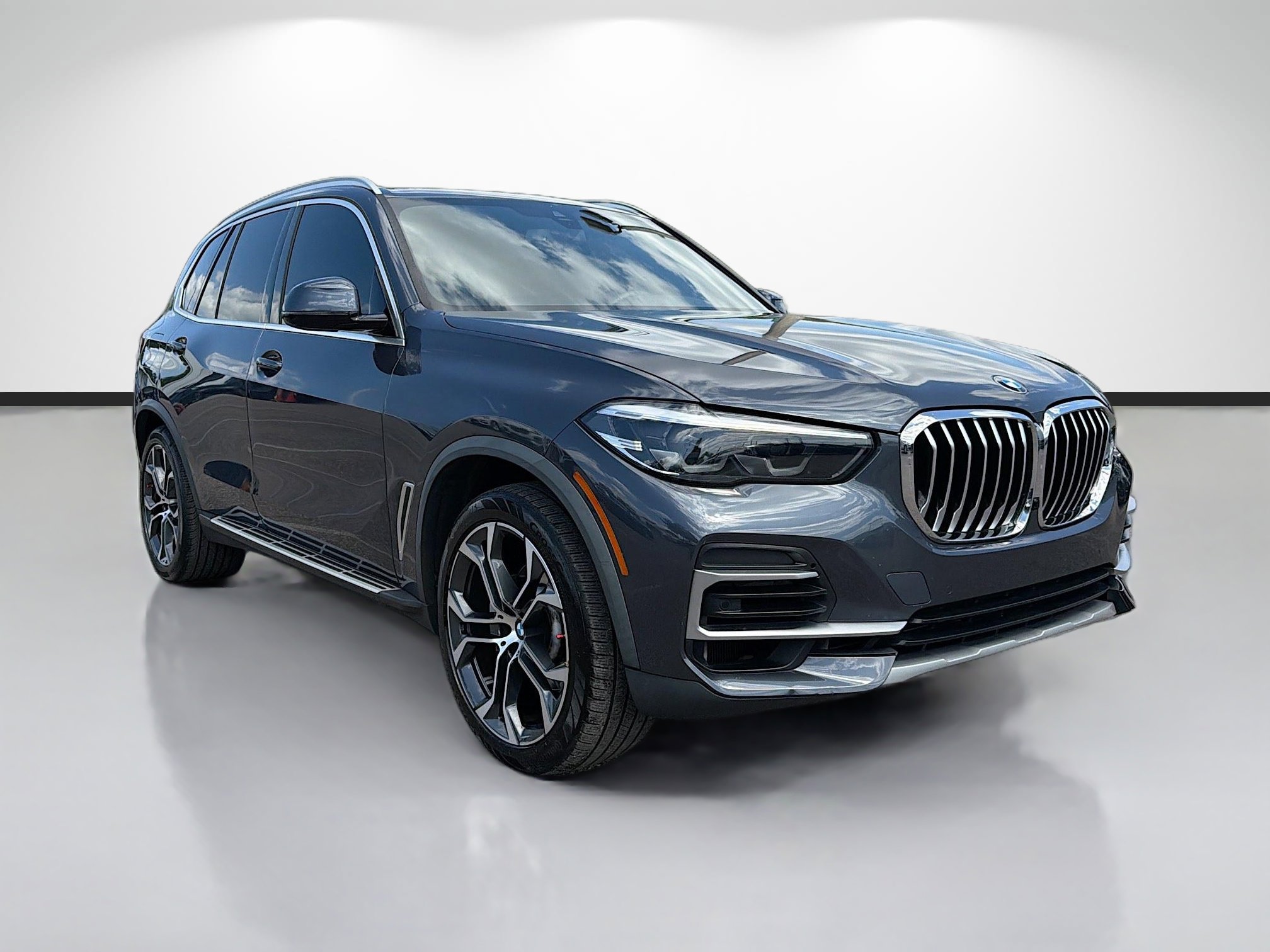 Used 2022 BMW X5 xDrive40i AWD/4WD image 1