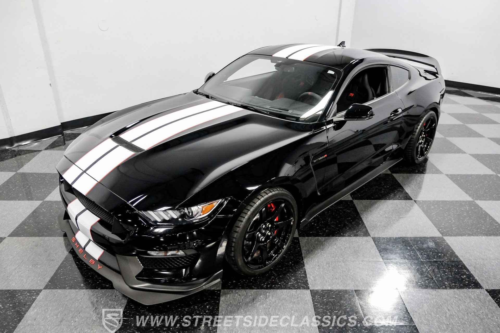 Used 2020 Ford Mustang Shelby GT350R w/ GT350R Equipment Group 920A RWD image 35