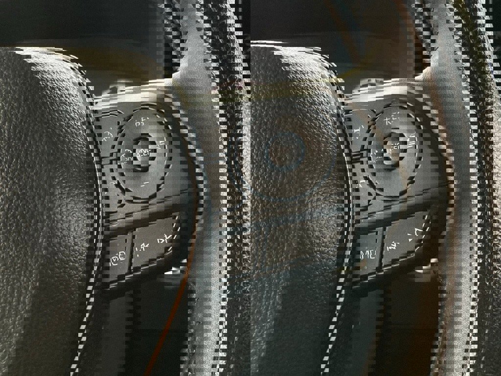 Used 2025 Toyota Corolla SE image 19