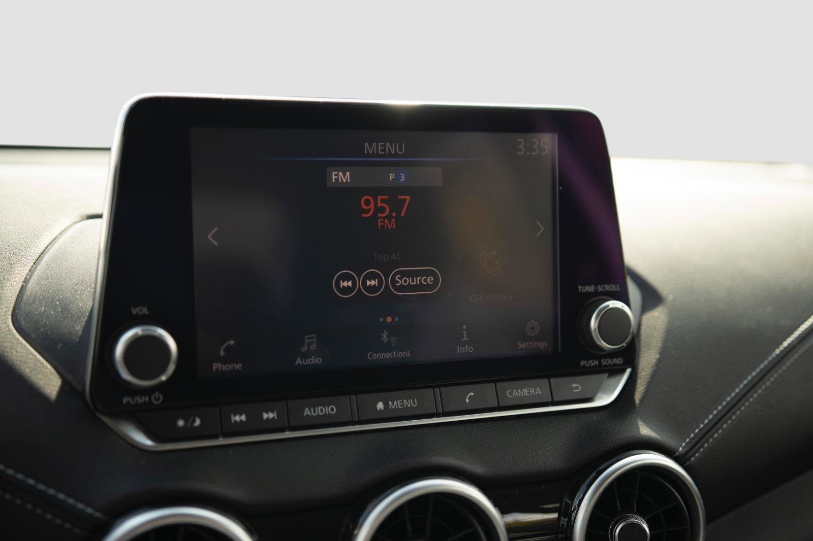 Used 2020 Nissan Sentra SV image 8