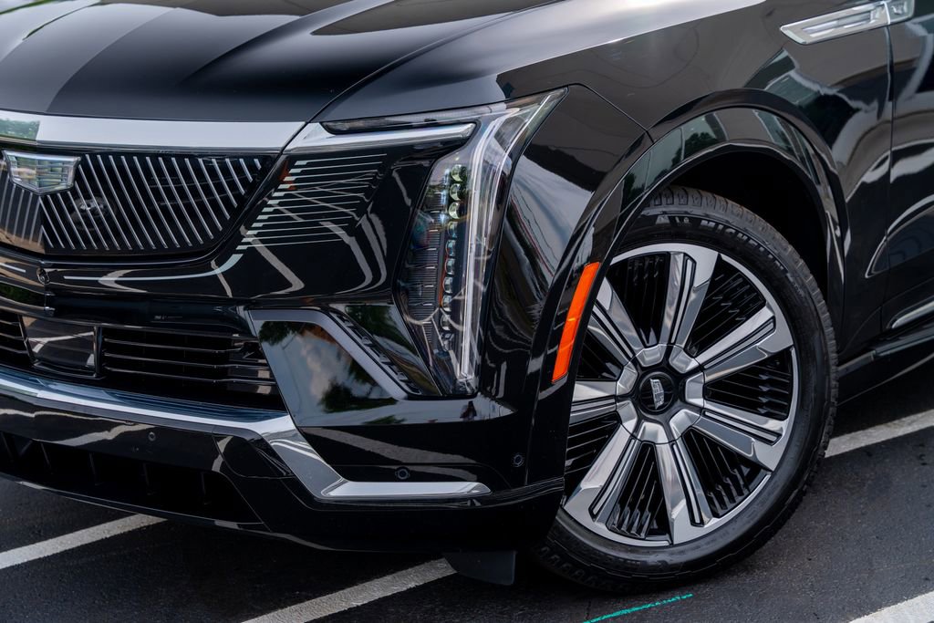 Used 2025 Cadillac Escalade IQ Luxury 2 w/ LPO, Premium Carpet Package AWD/4WD image 3