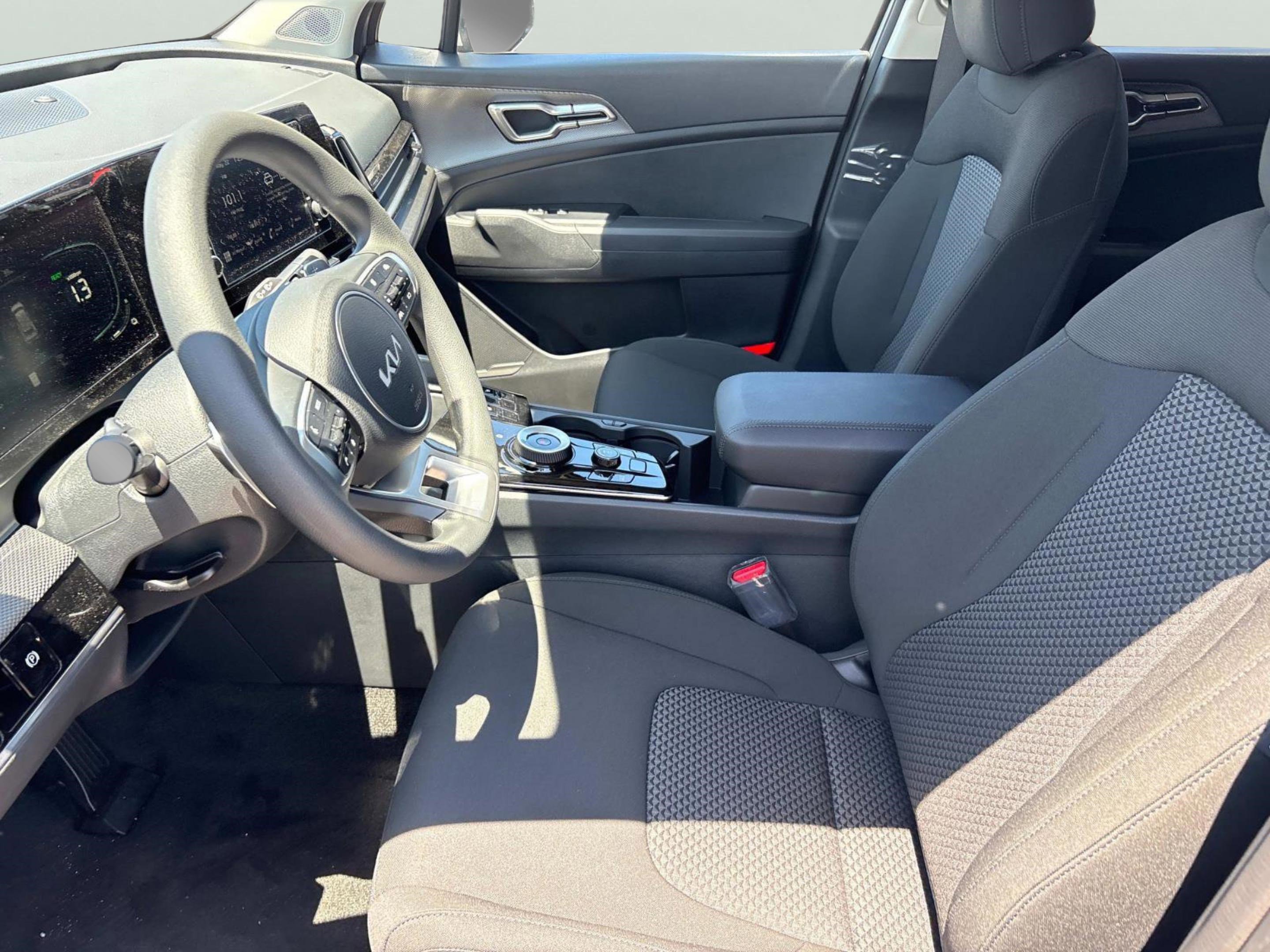 New 2025 Kia Sportage LX image 21