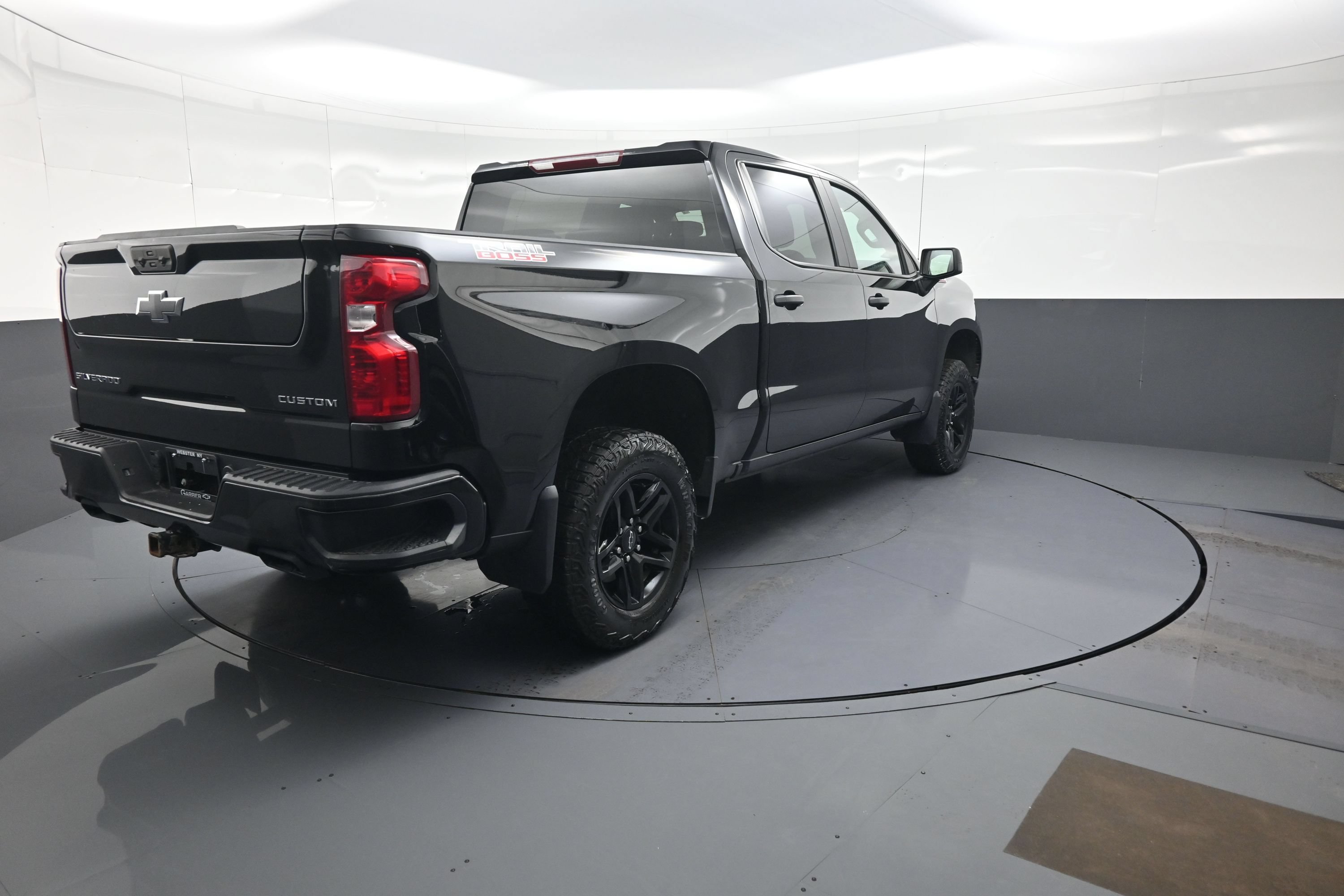 Used 2025 Chevrolet Silverado 1500 Custom Trail Boss AWD/4WD image 3