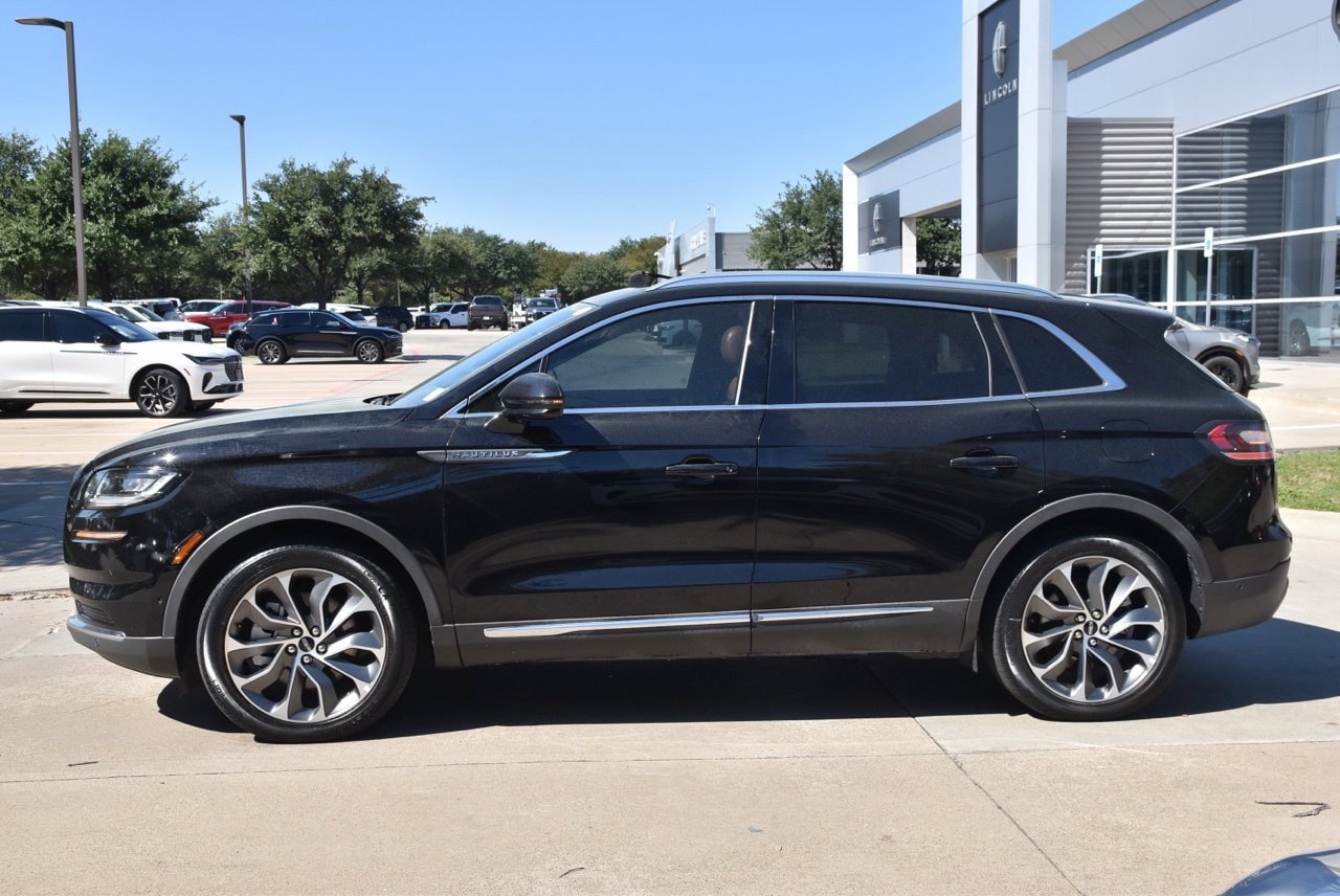 Used 2023 Lincoln Nautilus Reserve w/ Equipment Group 201A AWD/4WD image 12