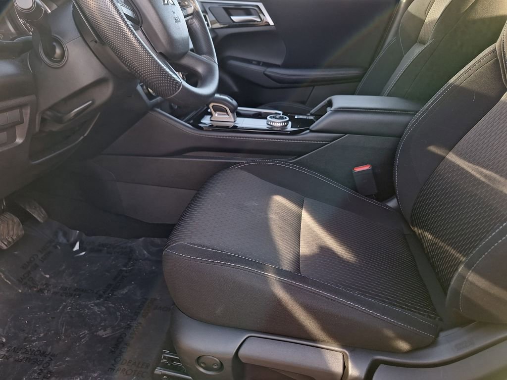 Used 2025 Mitsubishi Outlander ES image 11