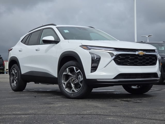 New 2026 Chevrolet Trax LT w/ LT Convenience Package FWD image 2