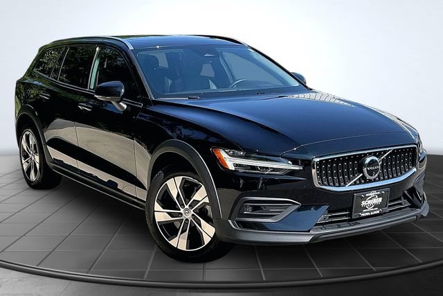 Certified 2024 Volvo V60 B5 Cross Country Plus AWD/4WD image 14