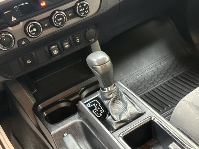 Used 2018 Toyota Tacoma TRD Sport AWD/4WD image 24