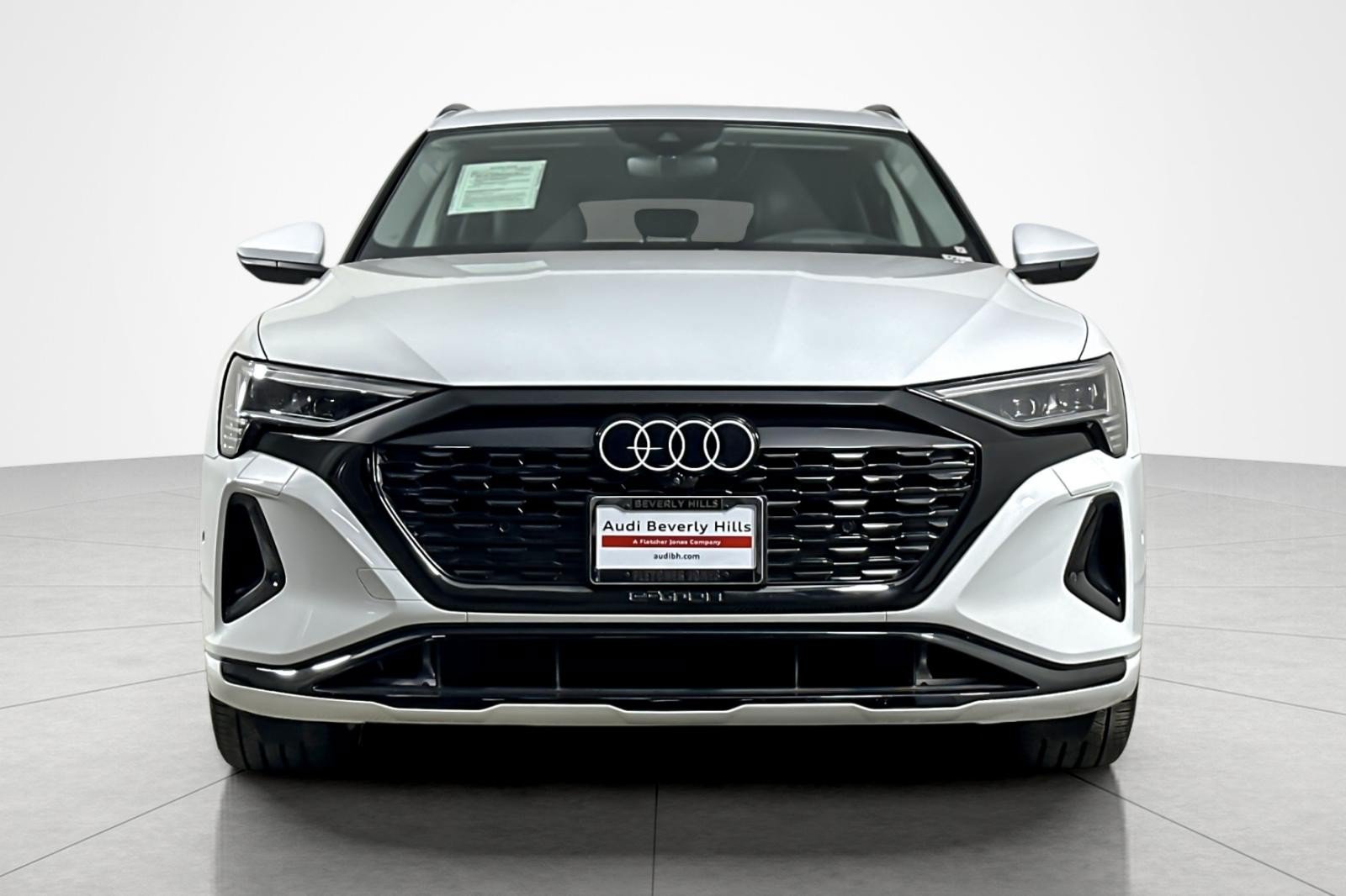 Used 2024 Audi Q8 e-tron Prestige AWD/4WD image 8