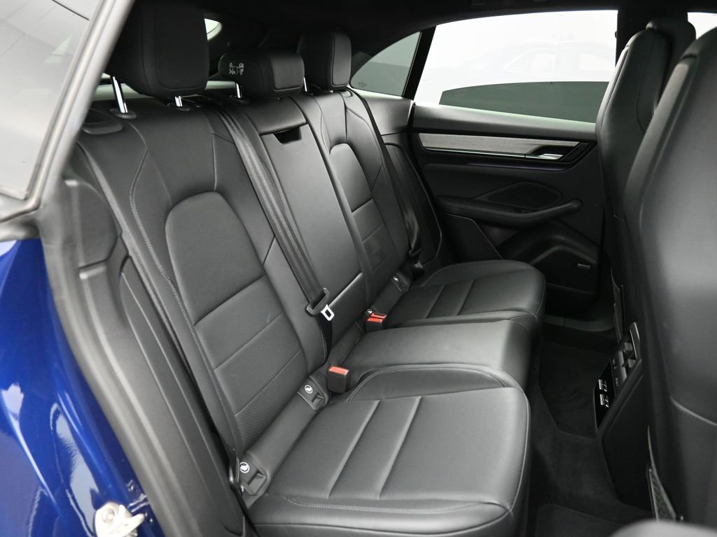 Certified 2024 Porsche Macan 4 Electric image 28