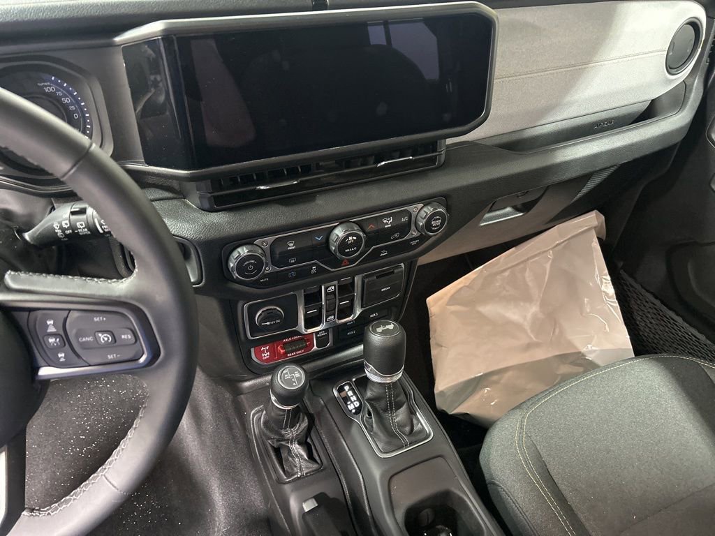 Used 2025 Jeep Wrangler Willys 4xe image 7