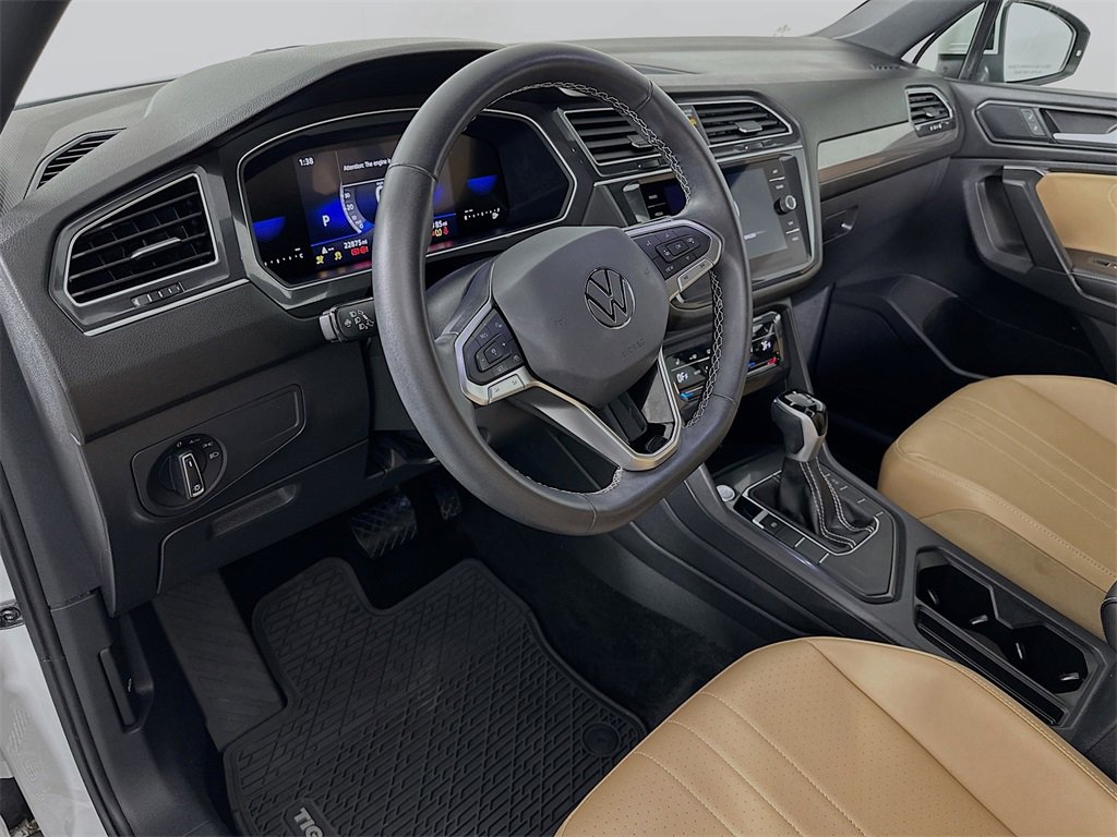 Used 2023 Volkswagen Tiguan SE image 9