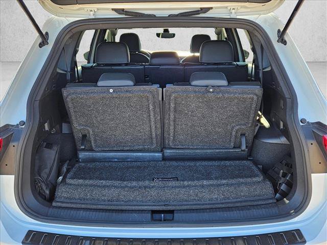 Used 2023 Volkswagen Tiguan SE R-Line FWD image 6