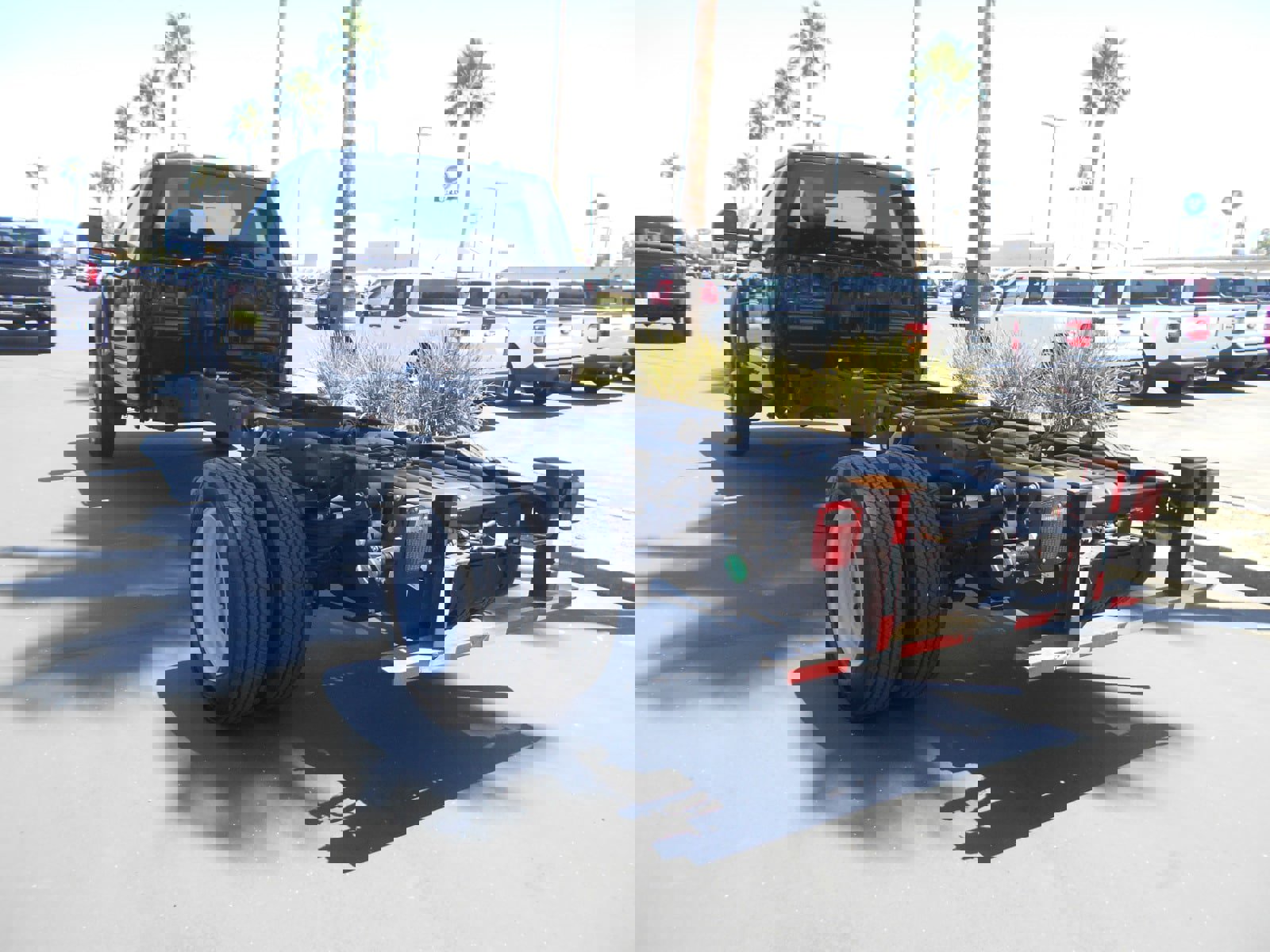 Used 2025 Ford F550 2WD Regular Cab Super Duty image 9