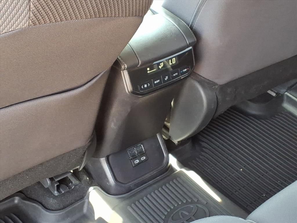 Certified 2024 Toyota Highlander LE image 14