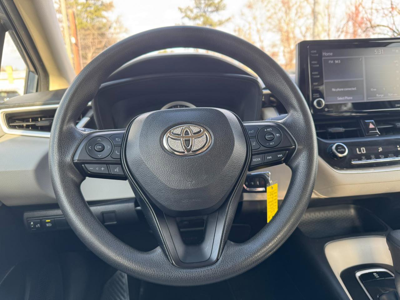 Used 2022 Toyota Corolla LE image 14