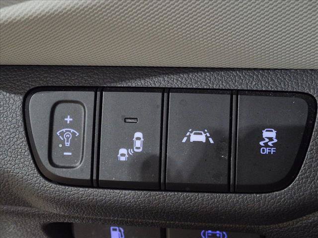 Used 2020 Hyundai Ioniq SEL FWD image 13