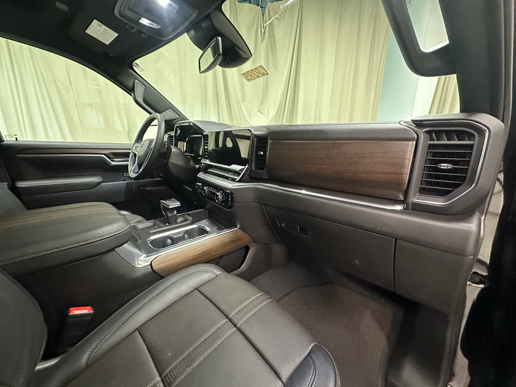 Certified 2026 Chevrolet Silverado 1500 High Country w/ Midnight Edition AWD/4WD image 21
