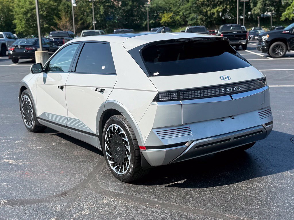 Used 2023 Hyundai Ioniq 5 Limited AWD/4WD image 5