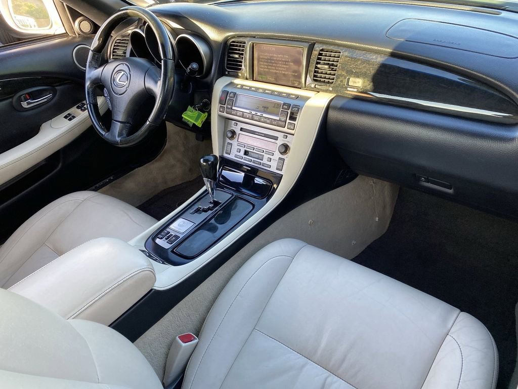 Used 2009 Lexus SC 430 Convertible image 12