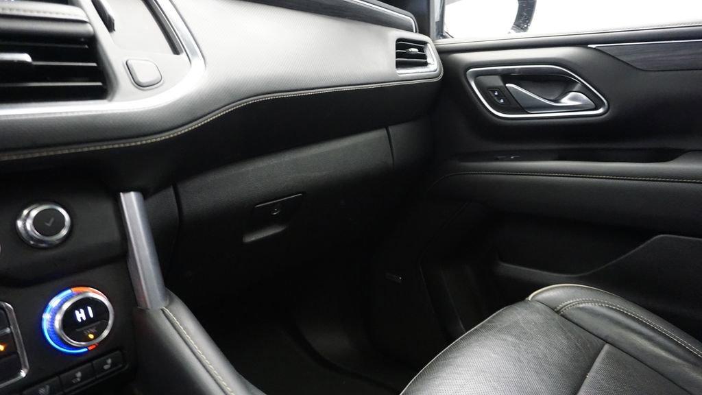 Used 2021 GMC Yukon XL SLT w/ SLT Premium Package image 40