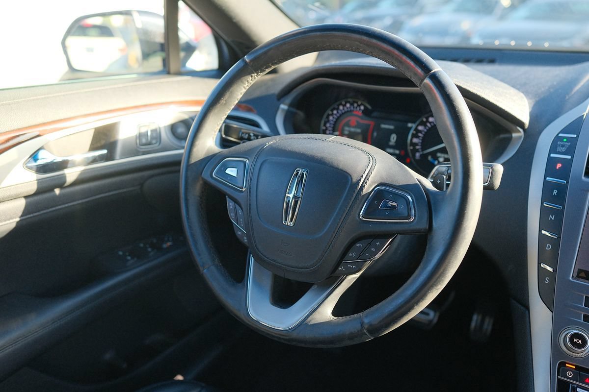 Used 2019 Lincoln MKZ Reserve w/ Reserve Plus Package FWD image 33