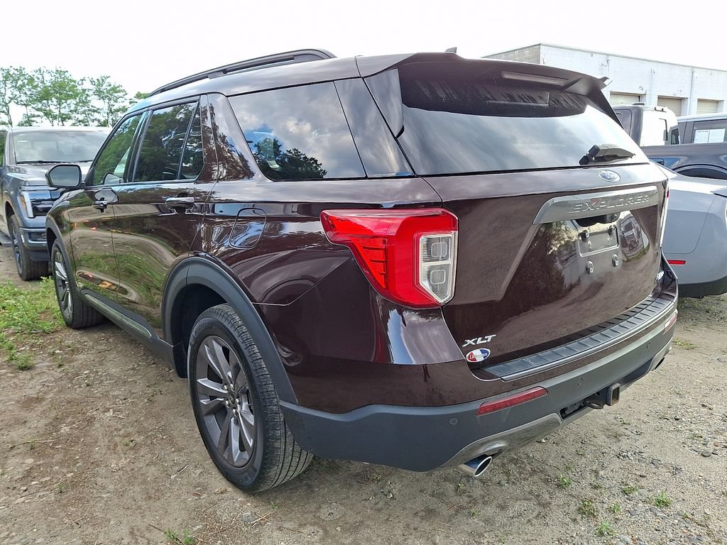 Used 2022 Ford Explorer XLT w/ Equipment Group 202A AWD/4WD image 5