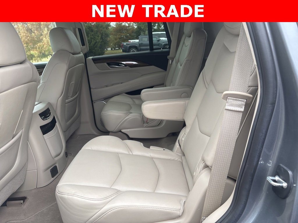 Used 2019 Cadillac Escalade Luxury image 8