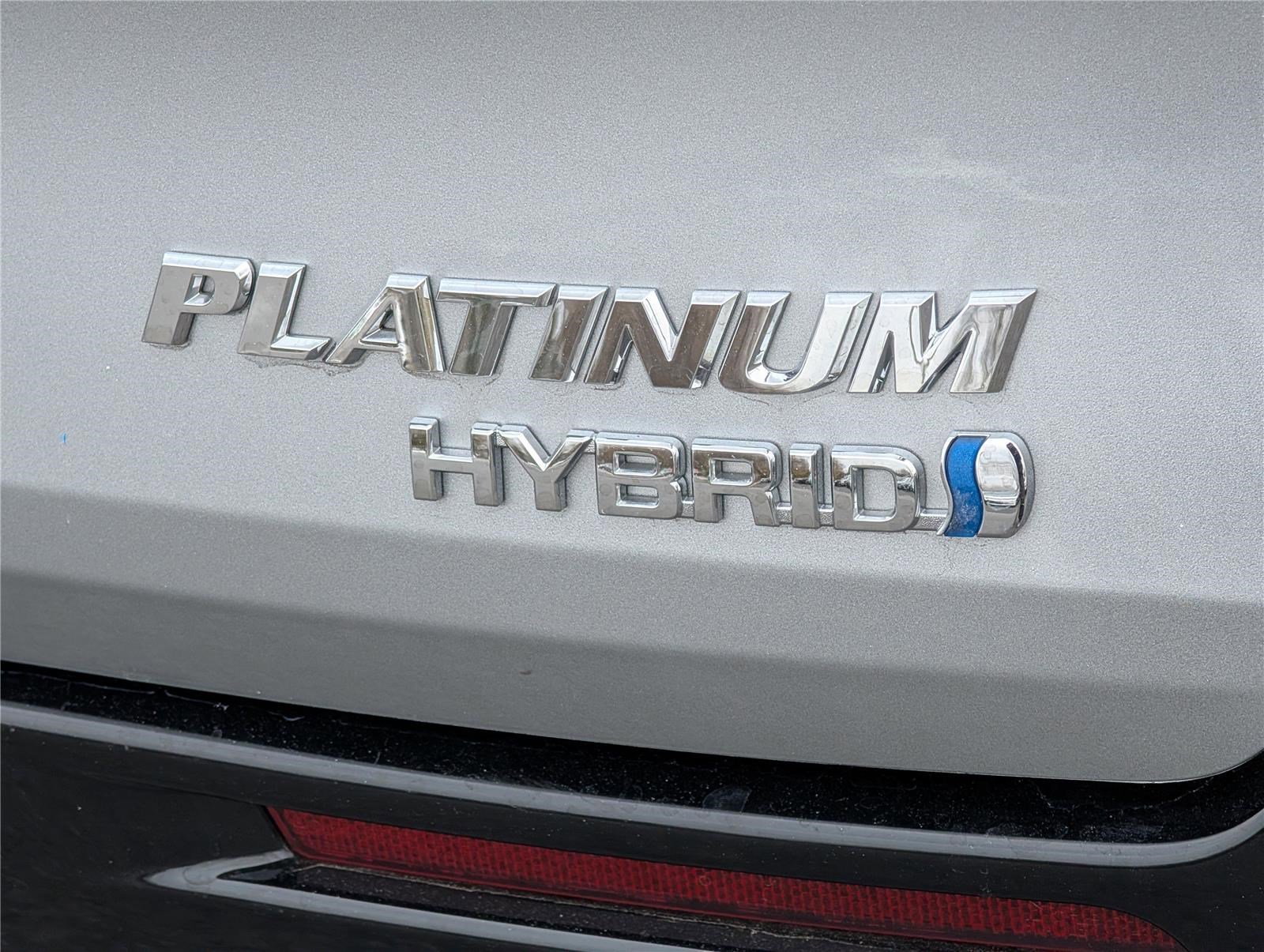 Used 2024 Toyota Sienna Platinum image 9