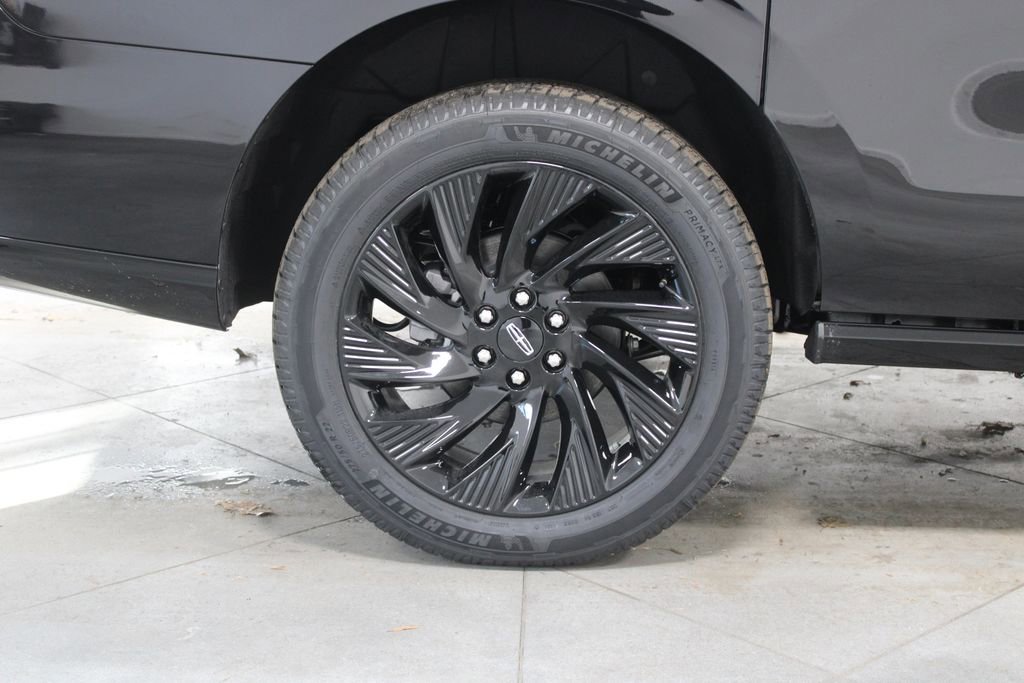 New 2026 Lincoln Navigator L Reserve w/ Jet Appearance Package AWD/4WD image 12