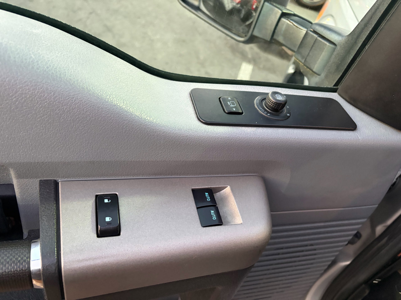 Used 2016 Ford F250 XLT w/ XLT Premium Package image 27