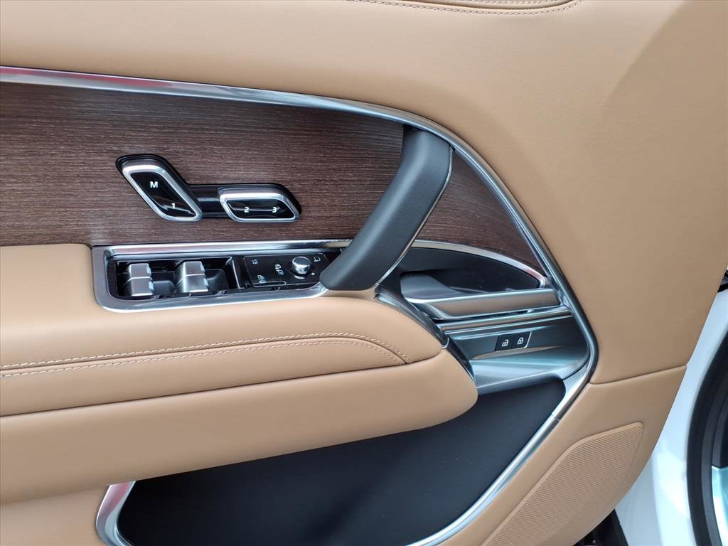 New 2025 Land Rover Range Rover Long Wheelbase SE image 13