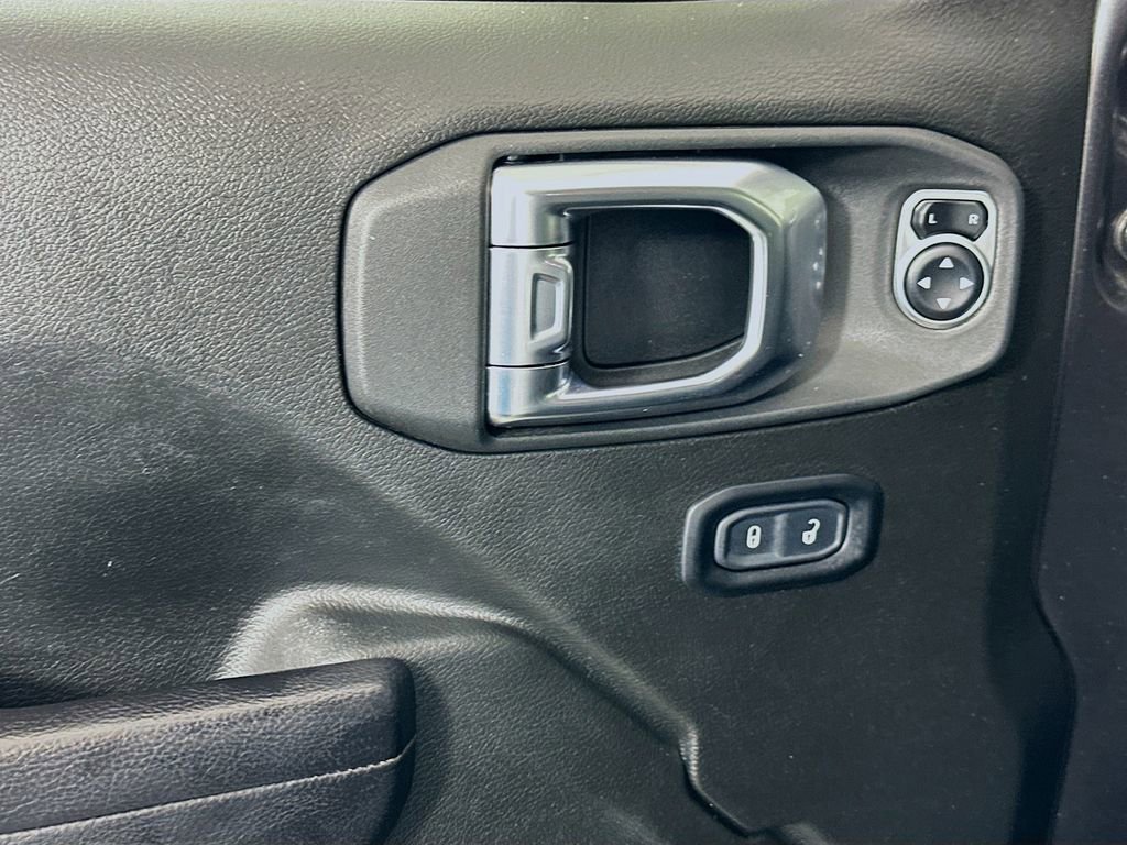 Used 2024 Jeep Gladiator Willys image 17