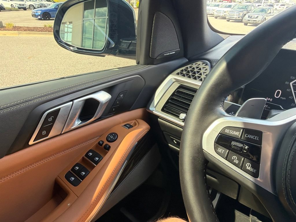 Used 2024 BMW X5 xDrive40i w/ M Sport Package AWD/4WD image 21