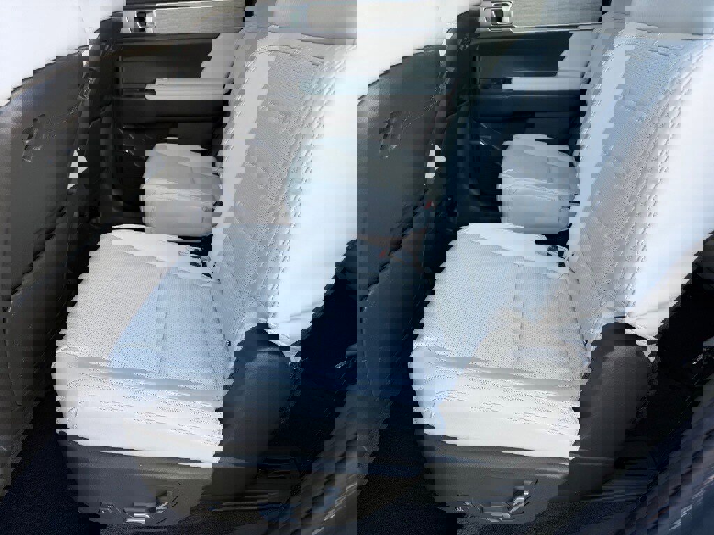 Used 2025 Hyundai Santa Fe Calligraphy image 9