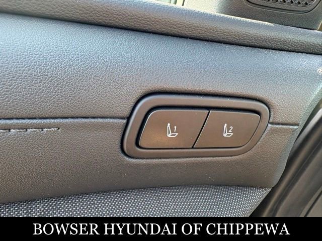 Used 2025 Hyundai Santa Cruz Limited AWD/4WD image 13