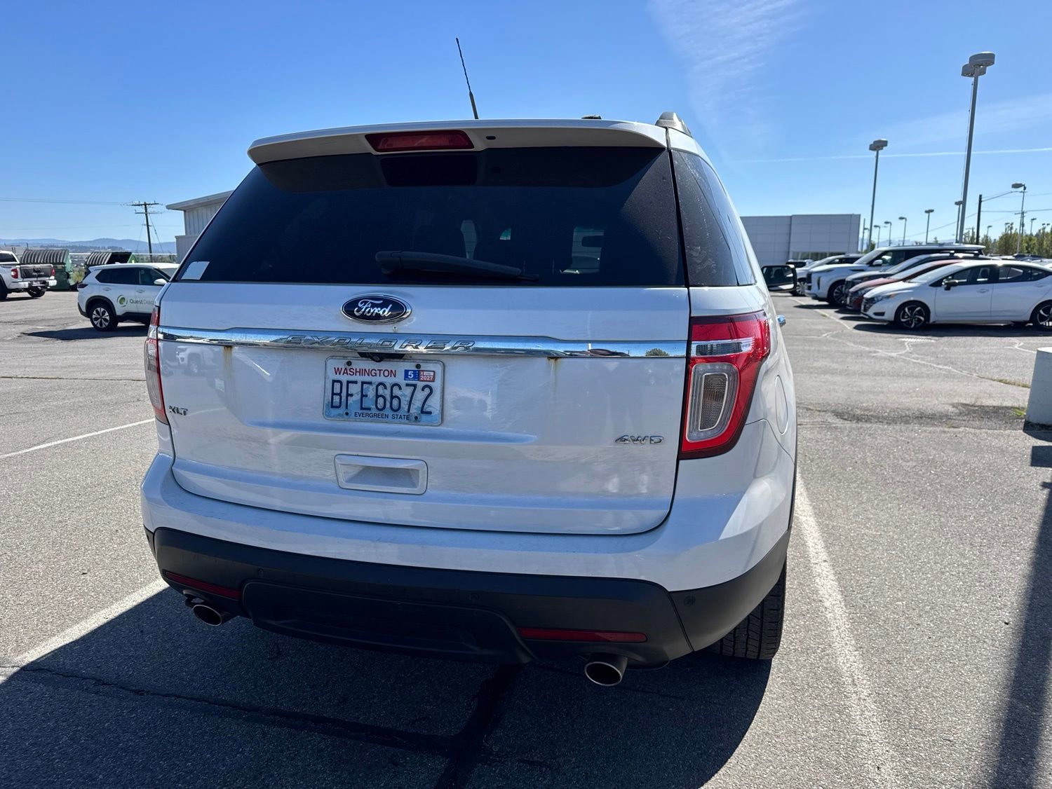 Used 2014 Ford Explorer XLT w/ Equipment Group 202A AWD/4WD image 7