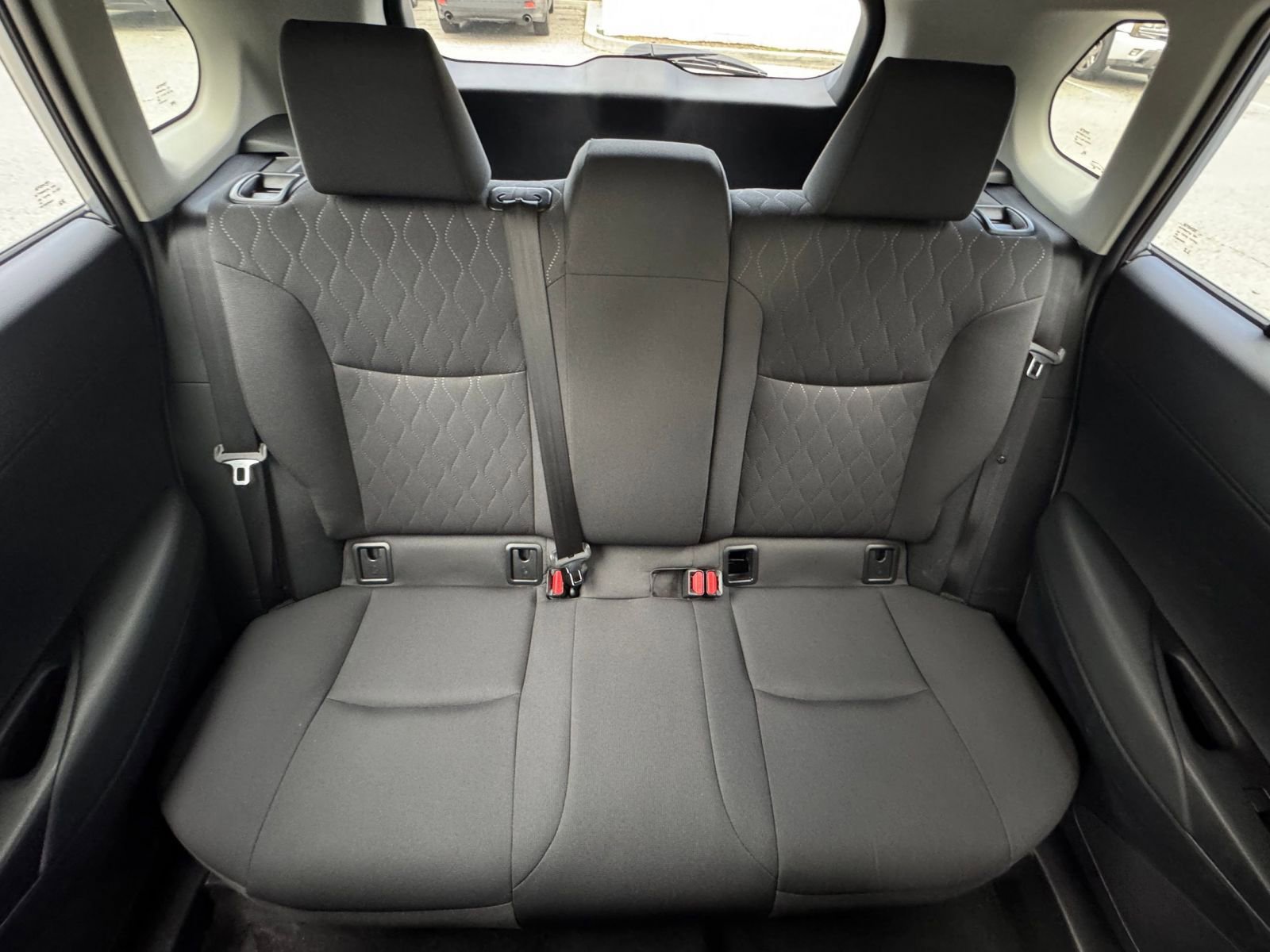 Used 2025 Toyota Corolla Cross LE image 37