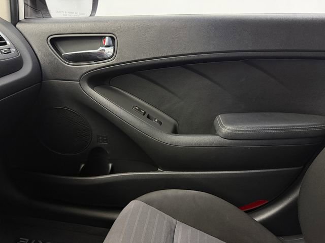 Used 2017 Kia Forte S w/ S Technology Package image 25