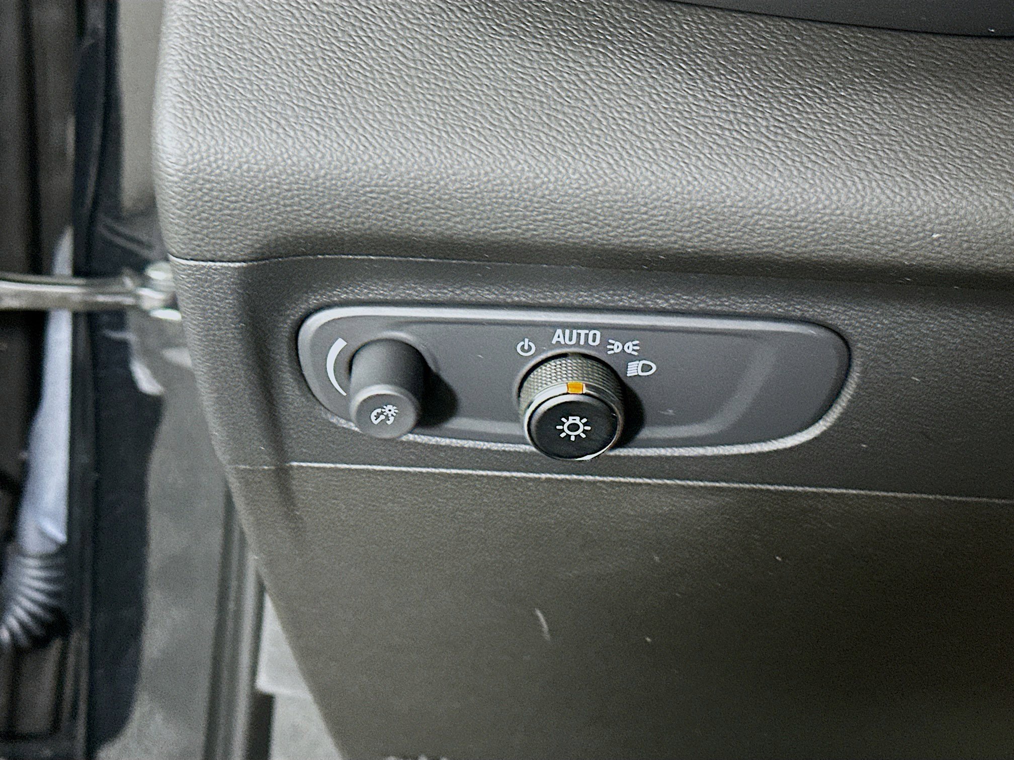 Used 2023 Buick Envision Essence FWD image 17