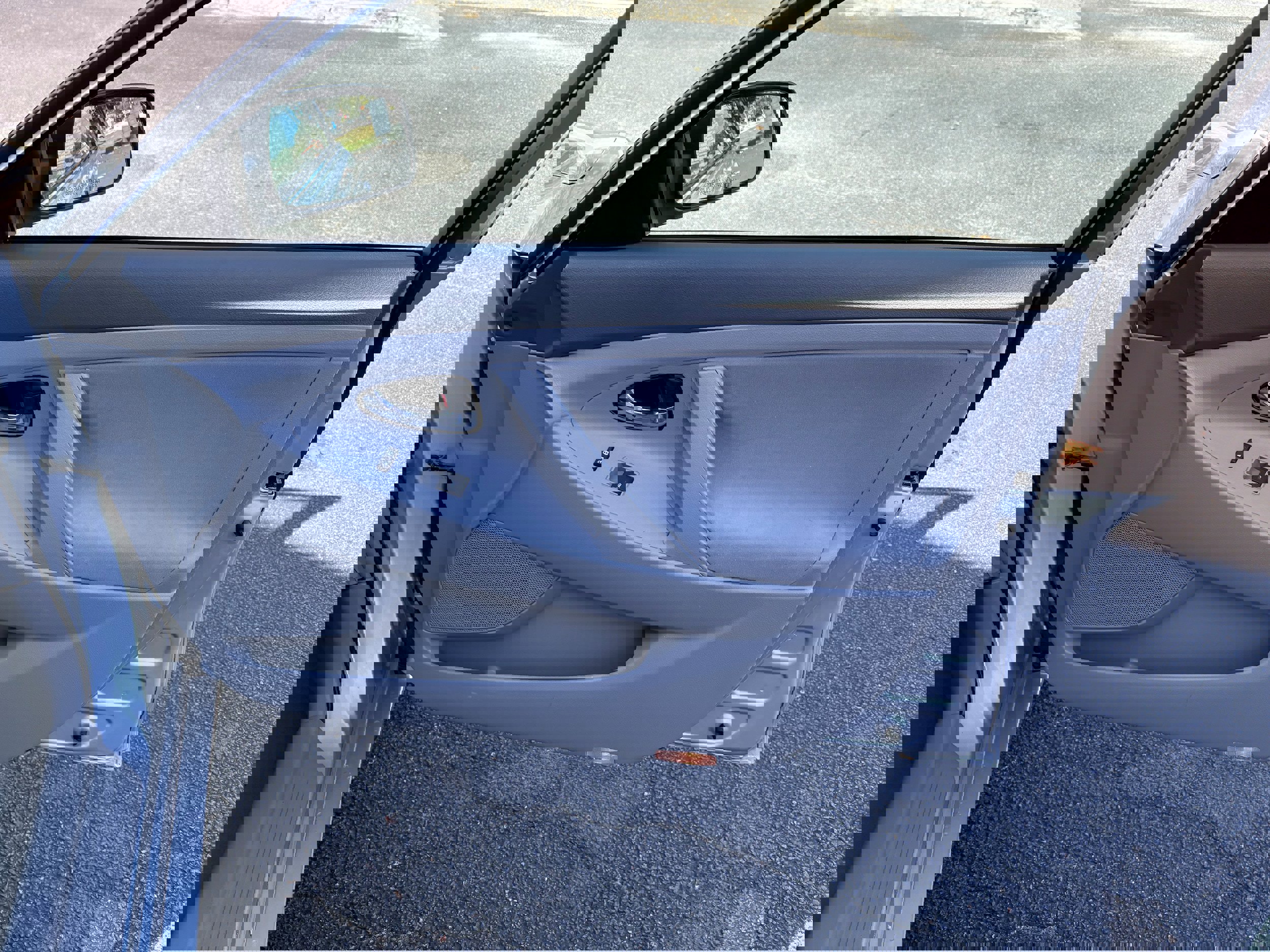 Used 2011 Toyota Camry LE image 20