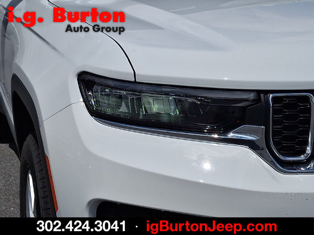 New 2026 Jeep Grand Cherokee Laredo w/ MOPAR Finishing Package AWD/4WD image 6
