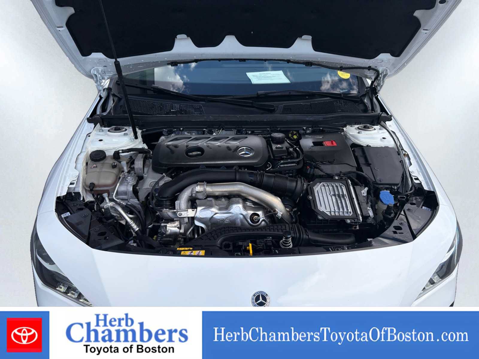Used 2024 Mercedes-Benz CLA 250 4MATIC image 8